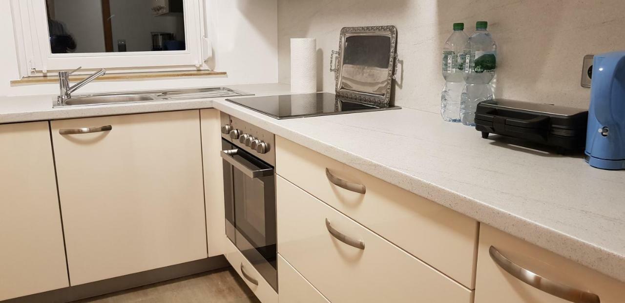 Outletcity Ferienwohnung Apartment 2 Metzingen  Bagian luar foto