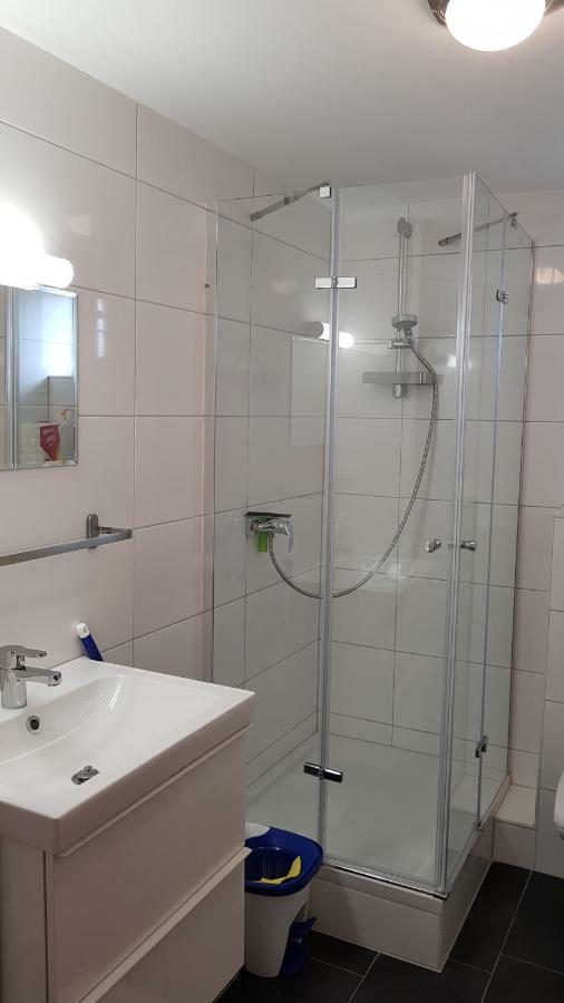 Outletcity Ferienwohnung Apartment 2 Metzingen  Bagian luar foto