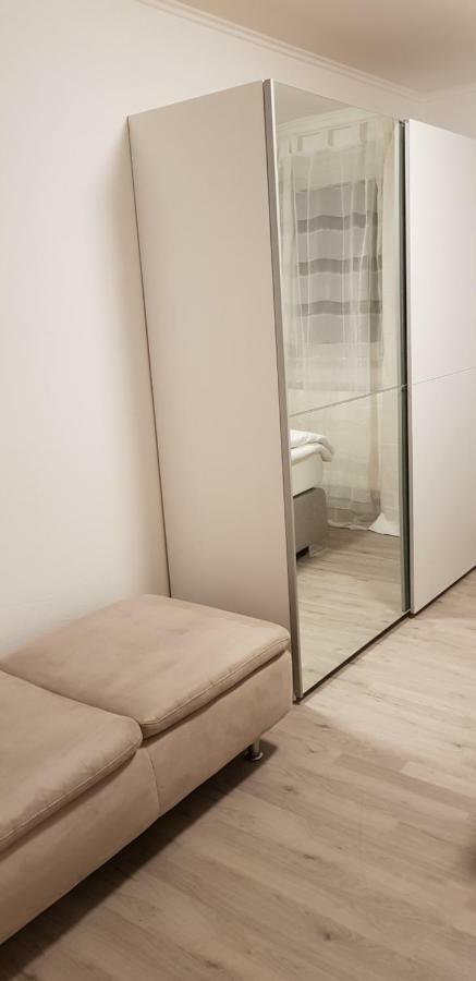Outletcity Ferienwohnung Apartment 2 Metzingen  Bagian luar foto