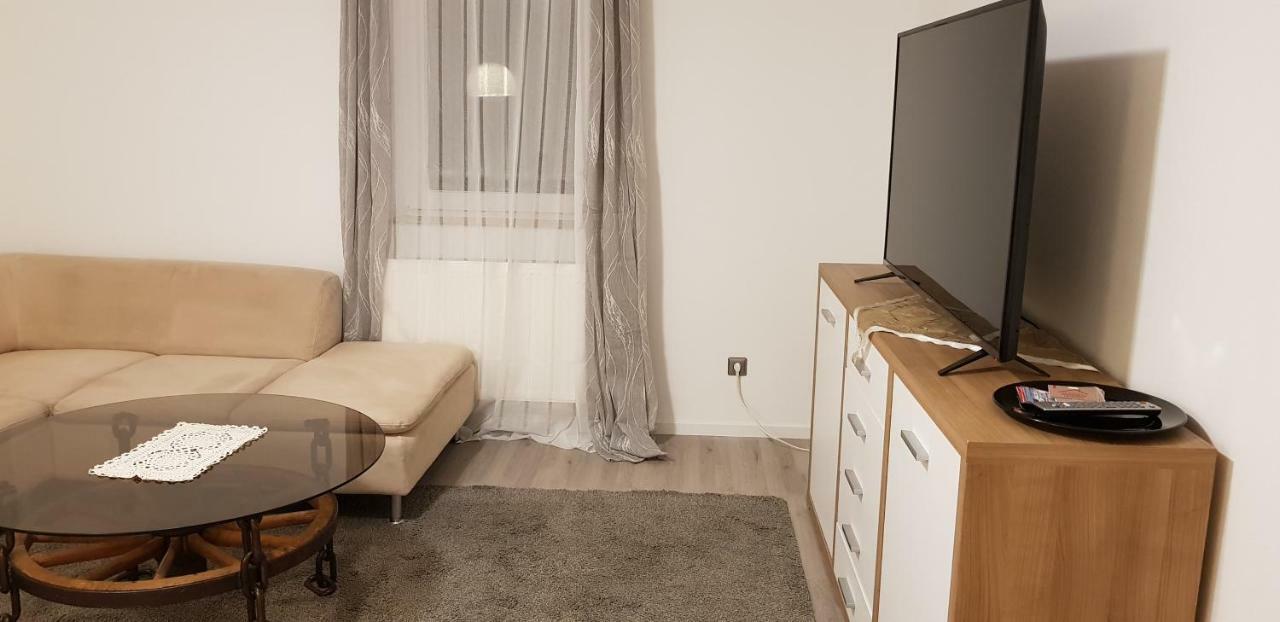 Outletcity Ferienwohnung Apartment 2 Metzingen  Bagian luar foto