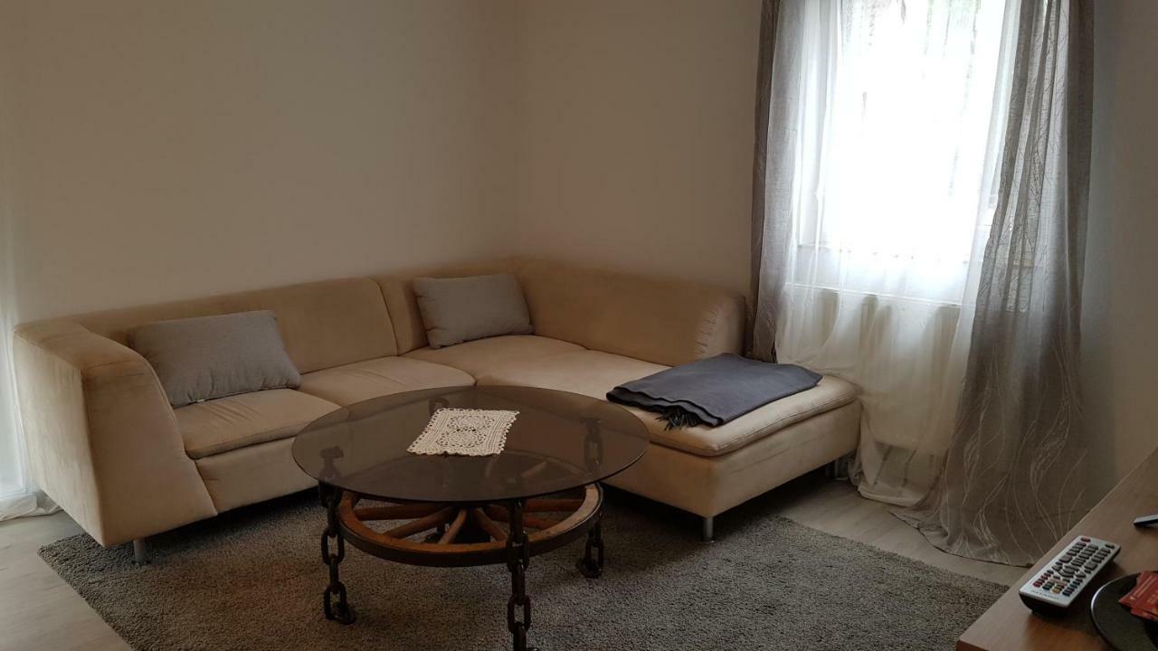 Outletcity Ferienwohnung Apartment 2 Metzingen  Bagian luar foto